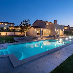 Mirana Luxury , Kavran Chorwacja